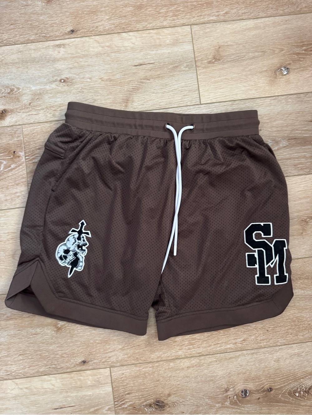 Saint Morta Men’s Brown Mesh Basketball/Athletic Shorts – Size L